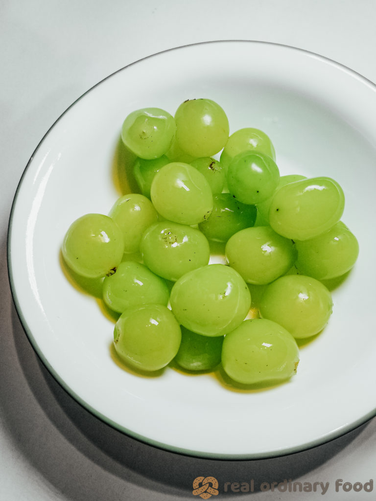 A bowl of Korean shine muscat grapes.