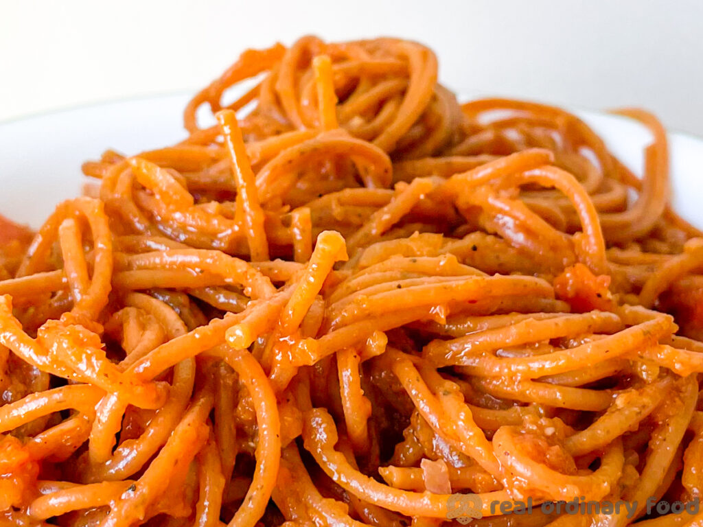 pasta al silsi (spaghetti with berbere sauce)